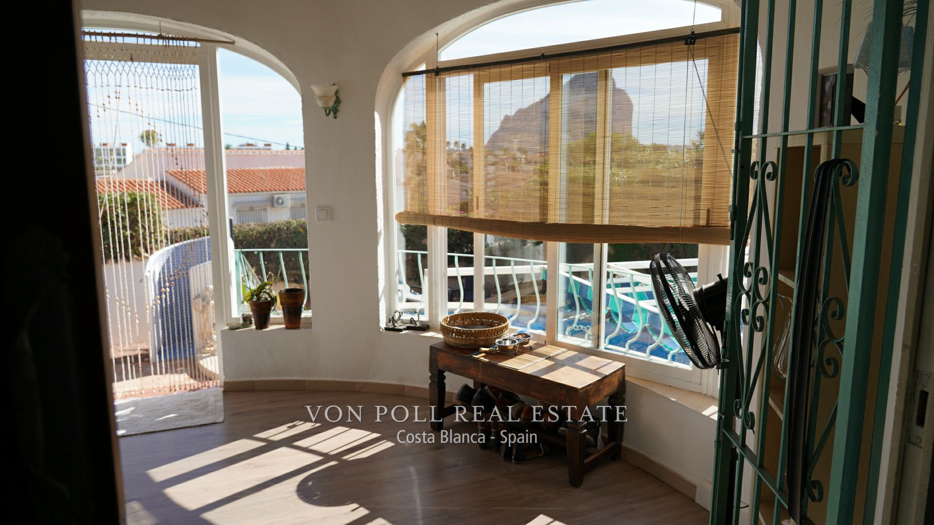 2 Bedroom Mediterranean Villa With Views Over Peñon de Ifach