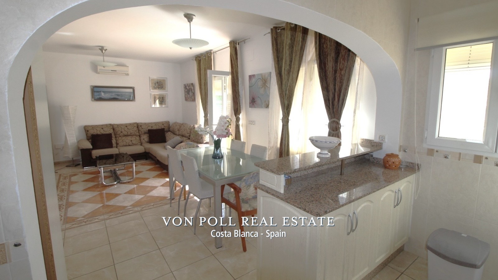 Mediterranean Villa for sale in Calpe