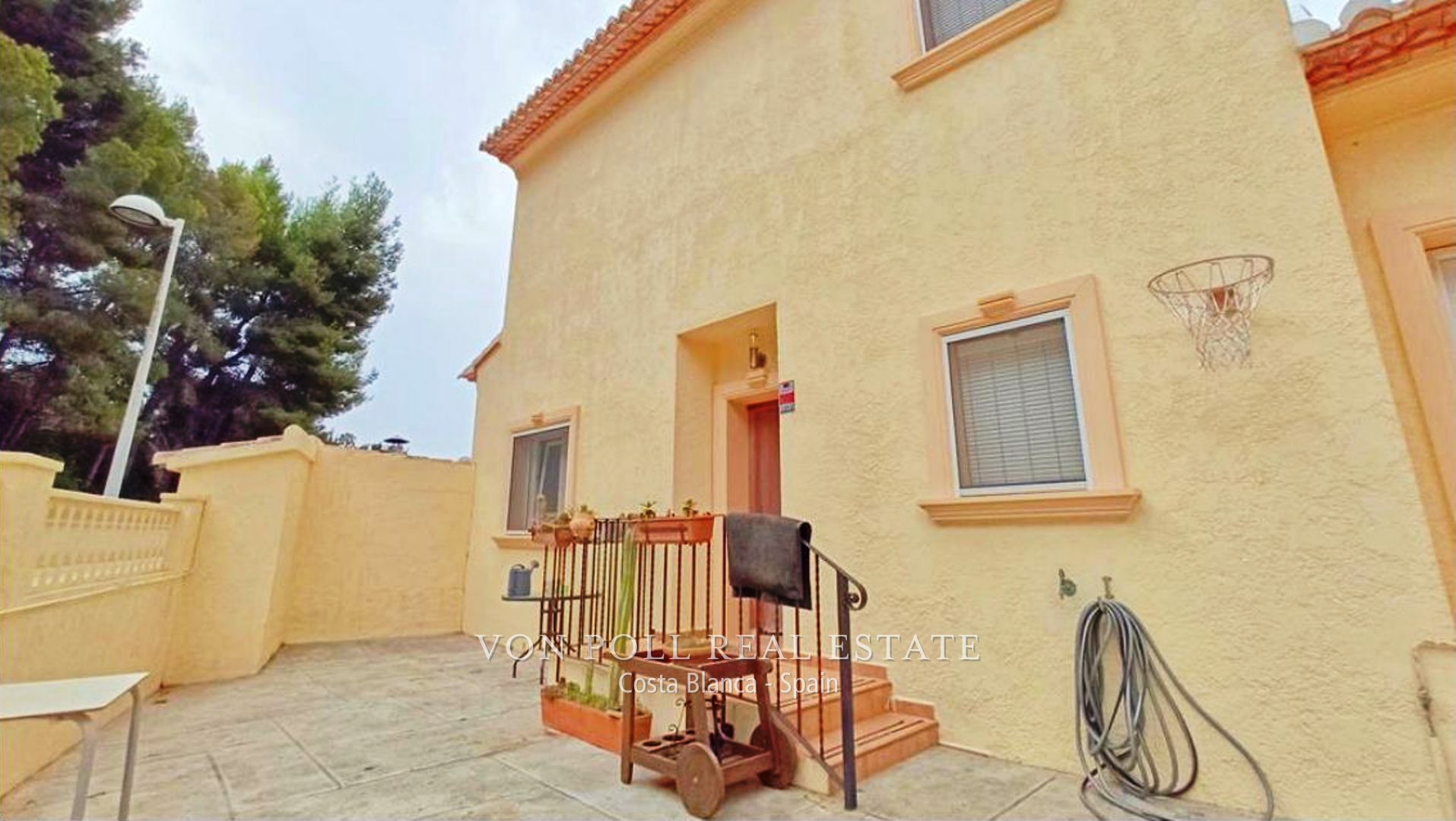 Mediterranean Villa for sale in Calpe