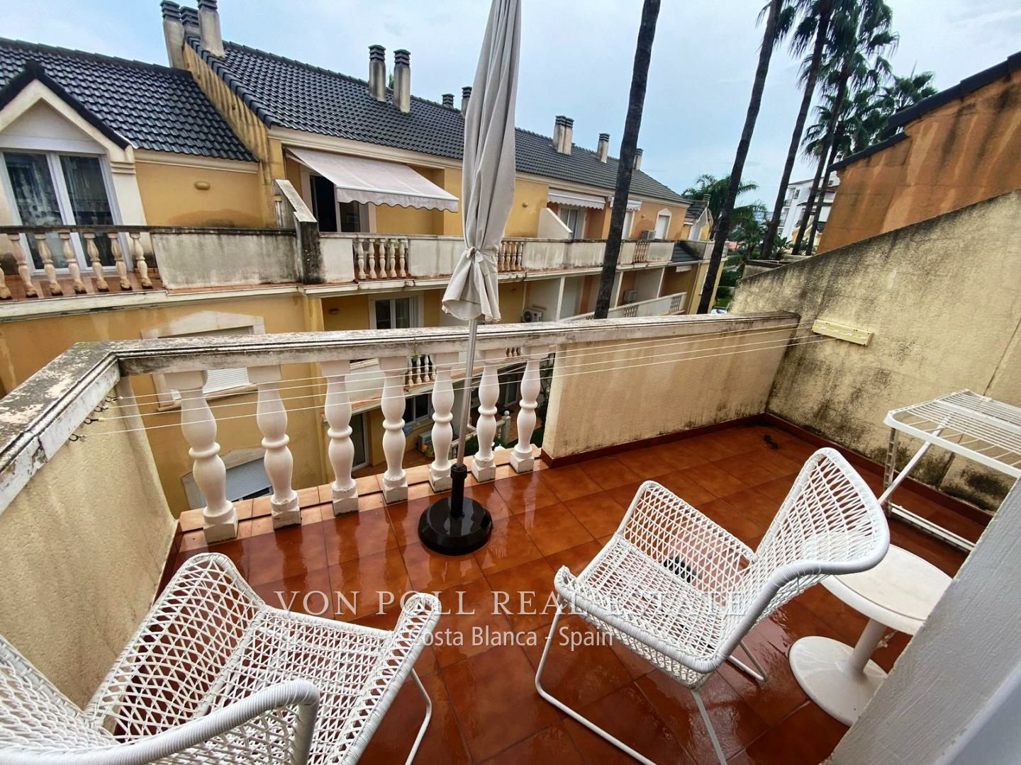Stunning 3-Story Townhouse for Sale in Charming Denia, Alicante